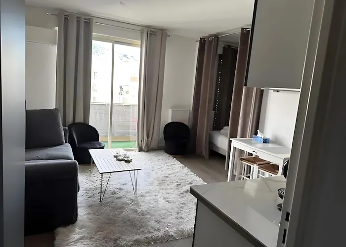 Palm Beach Apartment Right Next To The Sea